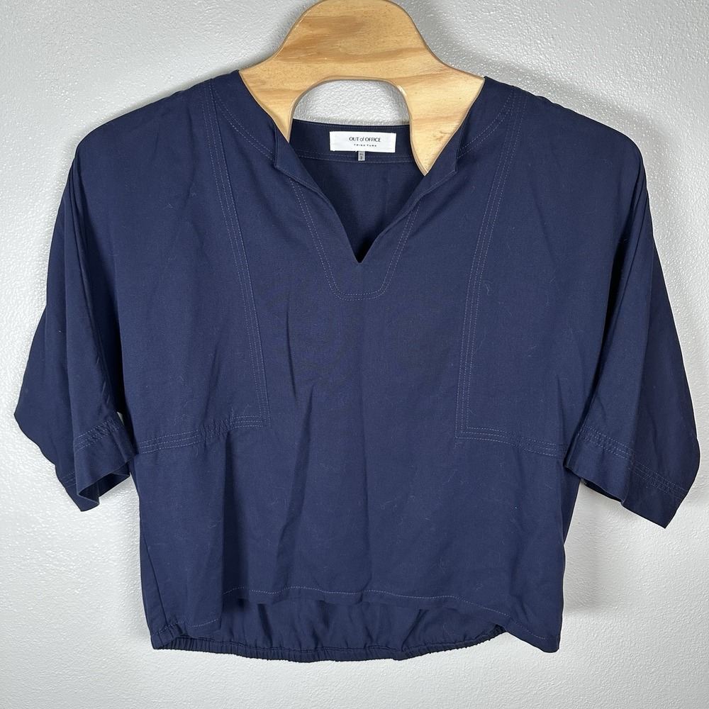 Out Of Office Trina Turk Navy Blue 3/4 Sleeve Split V Neck Tunic Top Womens XL